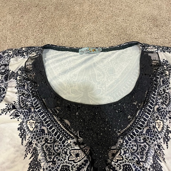 Unity World Wear Blouse - Picture 4 of 9
